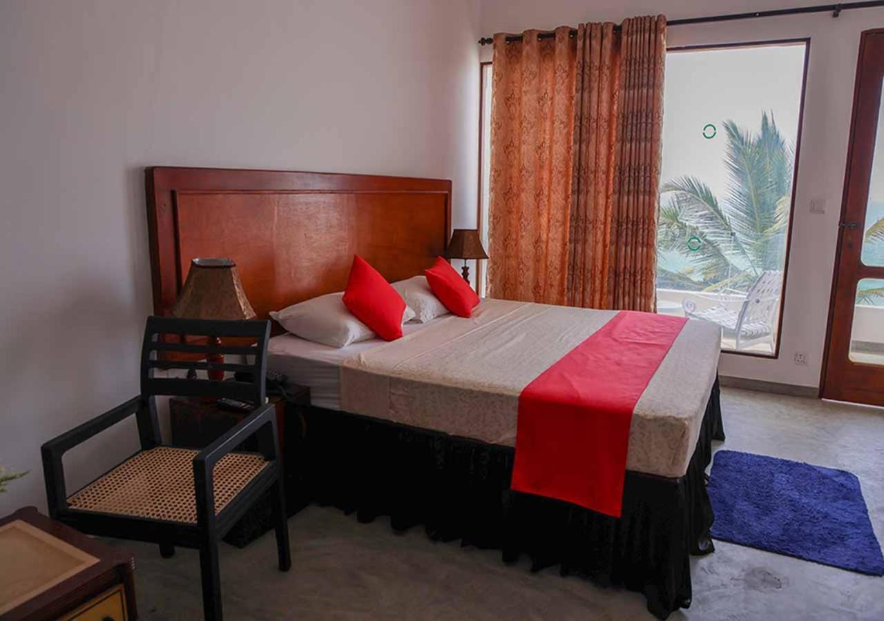 Sea Breeze Ambalangoda 앰발랑고다 외부 사진
