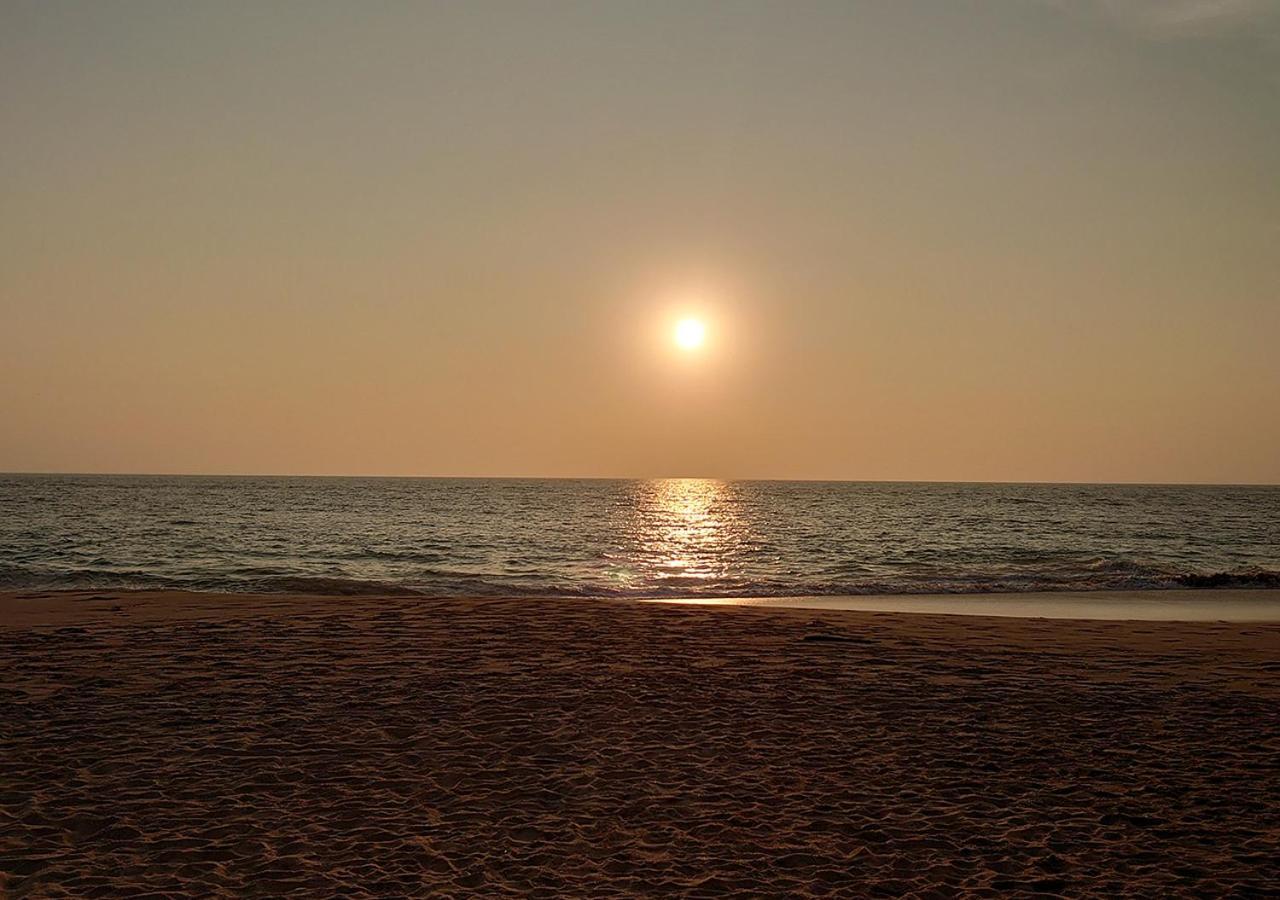Sea Breeze Ambalangoda 앰발랑고다 외부 사진