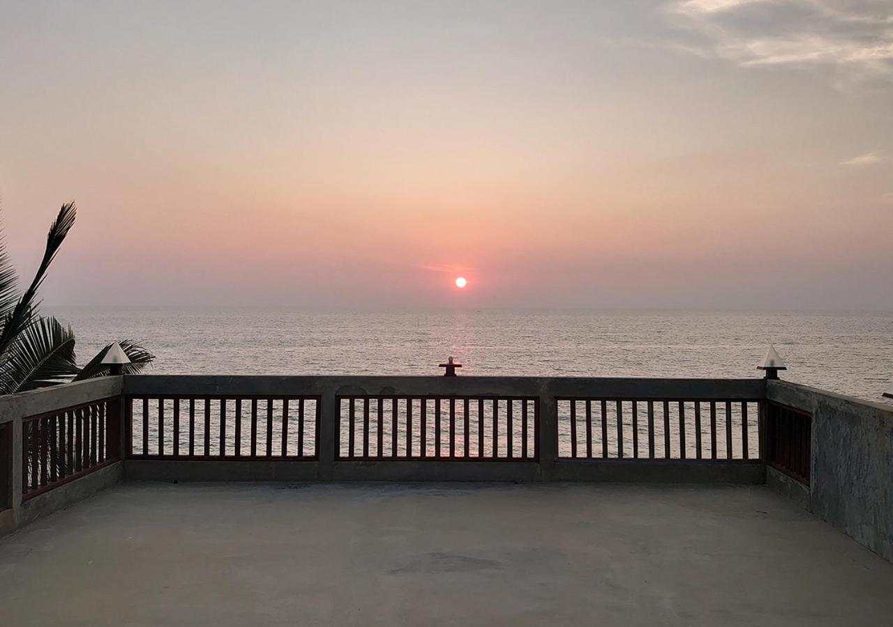 Sea Breeze Ambalangoda 앰발랑고다 외부 사진