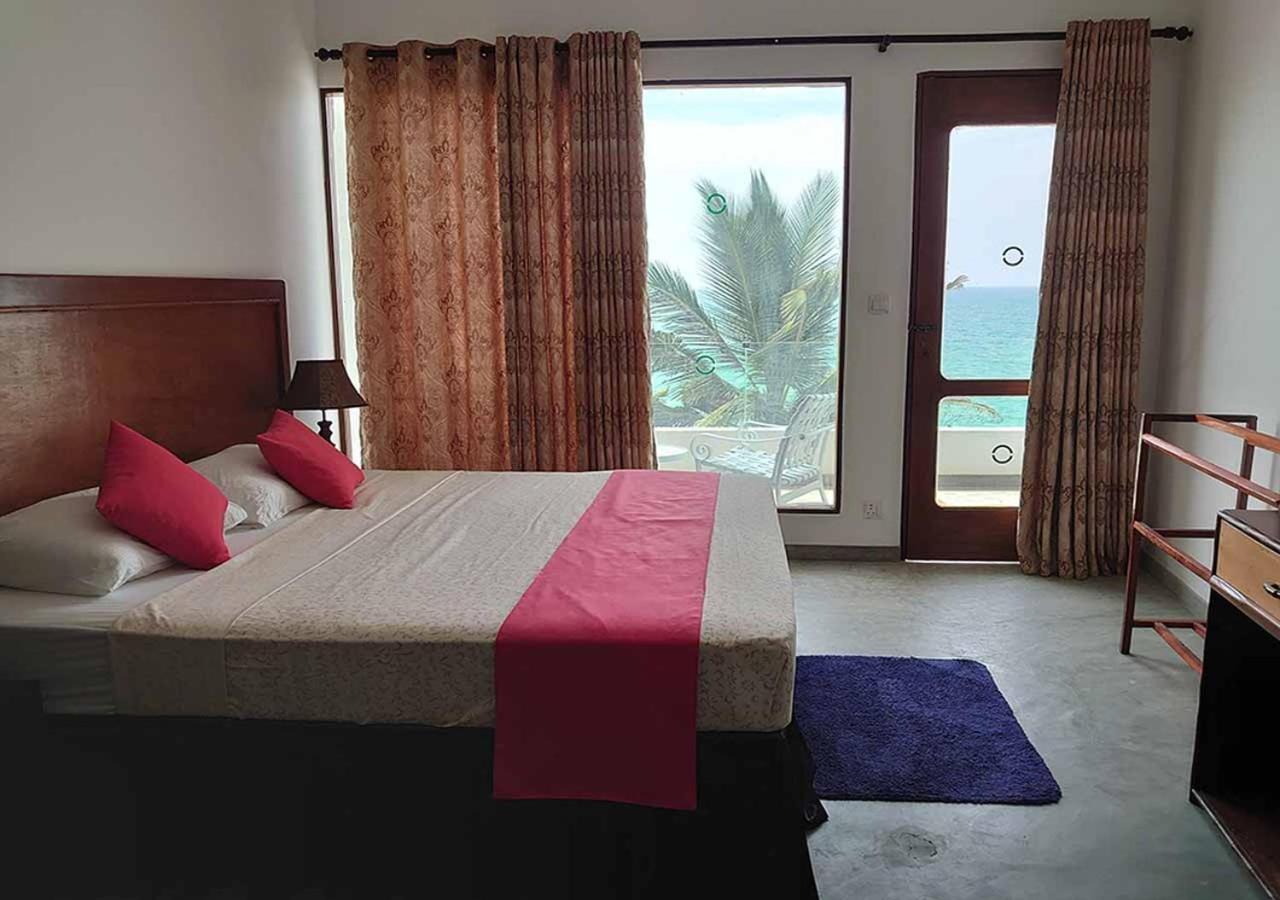 Sea Breeze Ambalangoda 앰발랑고다 외부 사진