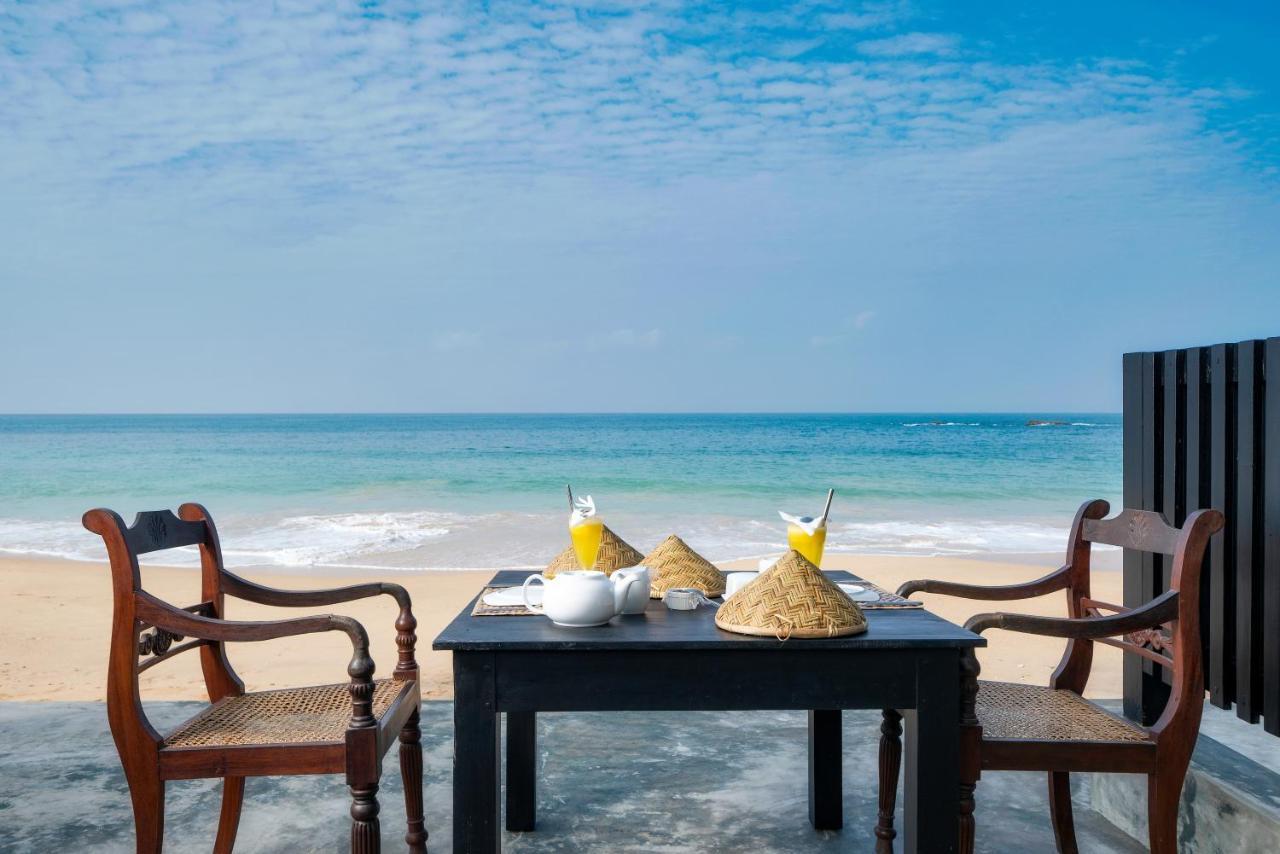 Sea Breeze Ambalangoda 앰발랑고다 외부 사진